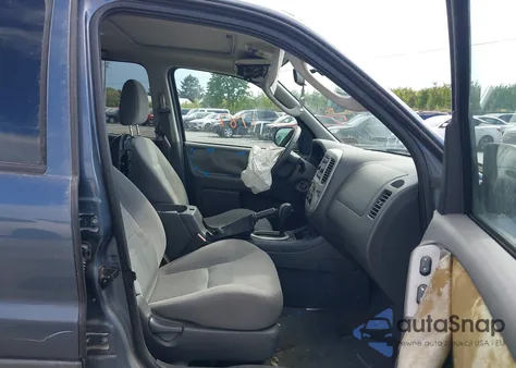 2005 Ford Escape Xlt из США, поврежденный, VIN 1FMYU93175KC52481